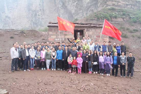 乐竞在线注册成功举行军事素质拓展训练